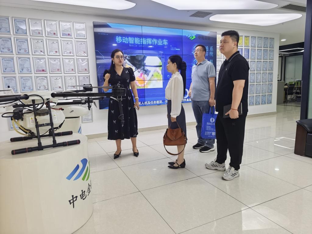 系部领导赴湖南中电金骏科技集团有限公司开展访企拓岗与校企合作交流
