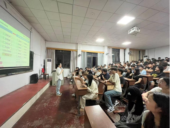 “智造未来，由你精彩”  中诺通讯在市政与路桥工程系开展校企合作专题讲座